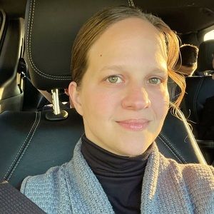 Meet your Posher, Elizabeth